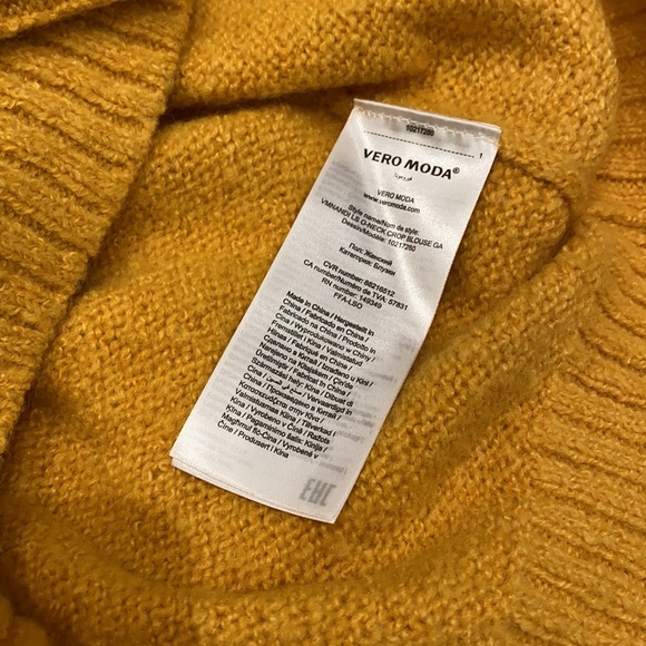 sweater - Picture 4 of 4